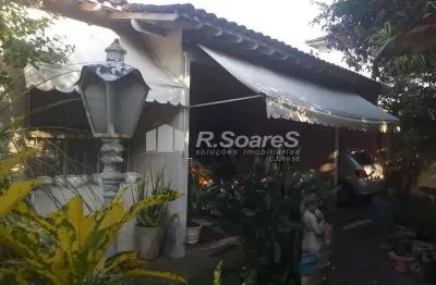 Casa com 3 quartos à venda na rua eduardo mendes gonçalves, jardim sulacap, rio de janeiro, 350 m2 por r$ 700.000