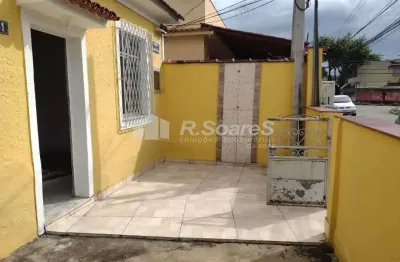 Casa com 2 quartos à venda na rua joaquim ferreira, jardim sulacap, rio de janeiro, 51 m2 por r$ 240.000