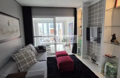 Excelente apto mobiliado de alto padrão localizado entre os bairros centro e batel.