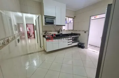 Casa com 2 quartos para alugar no Santo Antônio, Osasco 