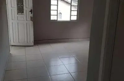 Casa com 2 quartos para alugar na vila irmãos arnoni, são paulo  por r$ 1.800