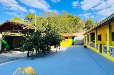 Excelente casa de campo localizada em terra preta, mairiporã/sp