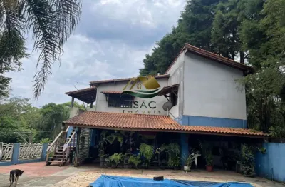 Excelente chácara na serra, provida de uma linda vista panorâmica !!