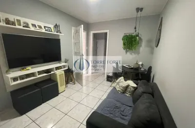 Casa  térrea com 2 quartos, 1 vaga, na vila formosa