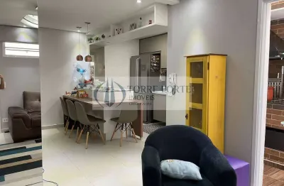 Excelente casa em condomínio, 2 suítes, 2 vagas de garagem!!