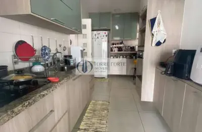 Lindo apartamento de 3 dormitórios, varanda e 2 vagas no campo belo