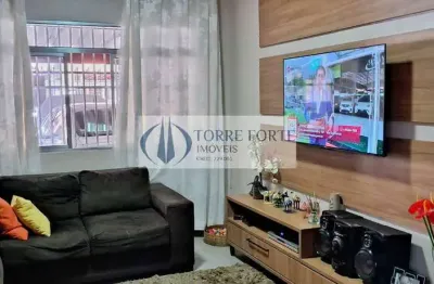 Linda casa com 3 dormitórios, varanda e 2 vagas em sítio morro grande