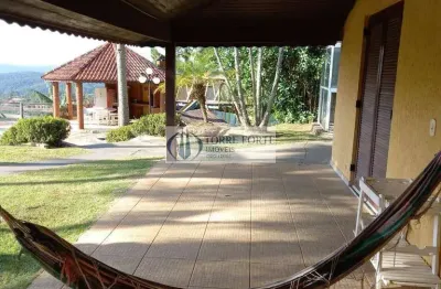 Casa com 5 dormitorios 2 suites 4 ou mais vagas , piscina em campo limpo.