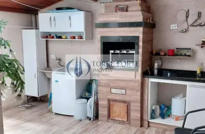Lindo sobrado com 3 quaurtos 1 suite 2 vagas , varanda em itaquera .