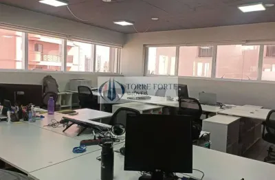 Sala comercial de 74 metros com ótima localização e estrutura