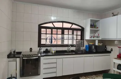 Sobrado com 4 dormitorios 2 suites 2 vagas cobertas na cidade a e carvalho.