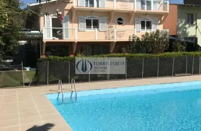 Maravilhoso sobrado 4 dormitórios, 2 suítes , 2 vagas com piscina
