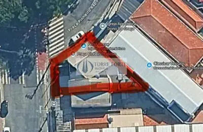 Casa à venda na Praça Pinheiro Raposo, 70, Vila Bertioga, São Paulo