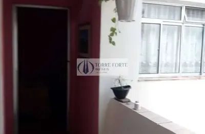 Ótimo terreno com 2 casas bem distribuídos no parque das nações