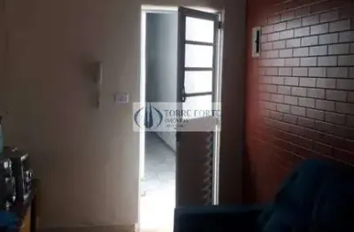 Casa térrea de 150m²  com 2 dormitórios e 2 vagas - jardim julieta