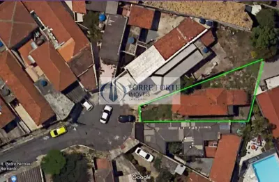 Terreno à venda na Rua Pedro Nicolau Bernardo, 21, Vila Regente Feijó, São Paulo