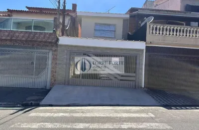 Sobrado espaçoso reformado com 3 dorms., vaga para 2 carros e churrasquiera