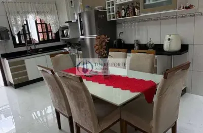 Sobrado com 3 dormitorios 1 suite com sacada, 4 vagas no parque do carmo.