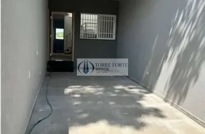 Sobrado novo com 3 dormitórios, 1 suíte e 2 vagas na região de interlagos