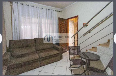 Sobrado espaçoso com 3 dormitórios, 2 vagas mais edícula em diadema