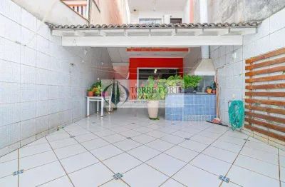 Belo sobrado 4 dormitórios, 2 suítes, 2 vagas e piscina no parque do carmo