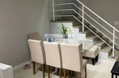 Lindo Sobrado com 2 dormitórios   3 Vagas de Garagem na Vila  Bela