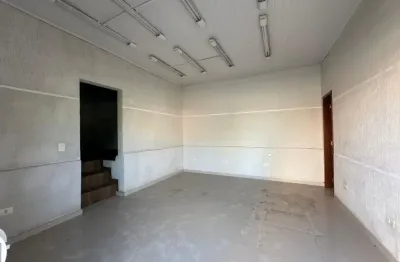 Sala comercial térrea em ótima localização com aproximadamente 35m² - cód. 05.006