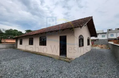 Casa com 4 quartos para alugar no Petrópolis, Joinville 