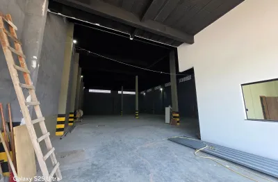 Barracão / Galpão / Depósito com 4 salas para alugar na Rua Barão de Indaiá, 1025, Flores, Manaus
