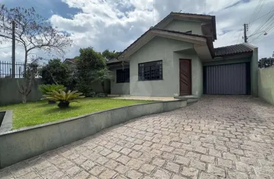 Casa 03 quartos 01 suíte - localização privilegiada (possuí uma segunda casa nos fundos do terreno com entrada individual)