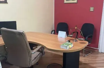 Sala comercial para alugar na Largo São Francisco, Sé, São Paulo