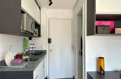 Descubra o charme de viver no coração pulsante de São Paulo! Este moderno apartamento tipo Studio, com 25m² de área útil, está situado no Centro Histórico, rodeado por toda a cultura, gastronomia e fa
