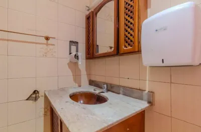 Casa com 2 quartos para alugar na Rua Cotoxó, Perdizes, São Paulo