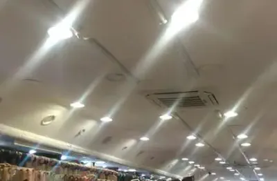 Casa comercial à venda na Rua Barão de Itapetininga, República, São Paulo