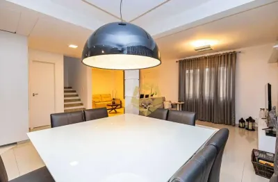 Sobrado com 202m² em ótima localização ao lado do parque atuba!