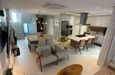 Casa com 327m² construída em condomínio no uberaba.