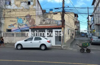 Casa comercial precisando de reforma para aluguel na lapinha