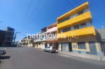 Ponto comercial com 5 salas para alugar na Rua Lopes Trovão, 65, Massaranduba, Salvador