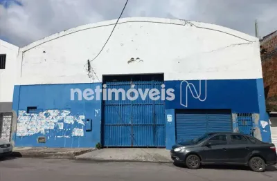 Barracão / Galpão / Depósito com 2 salas para alugar na Rua Lopes Trovão, 85, Massaranduba, Salvador