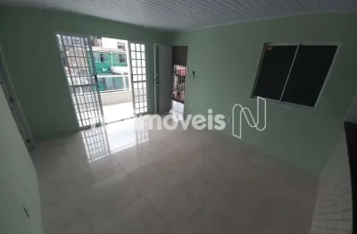 Apartamento 2 quartos para aluguel no uruguai ( cidade baixa )