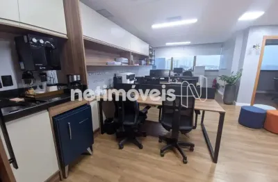 Conjunto de salas prontas para uso no hangar business &mdash; 64 m²;, reformada!