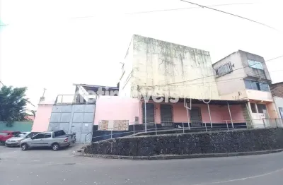Ponto comercial com 1 sala para alugar na Rua Luiz Régis Pacheco, 1680, Uruguai, Salvador