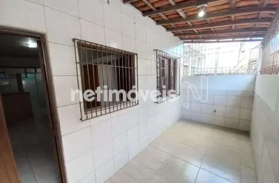 Casa com 2 quartos para alugar na Rua Professor Gelásio Farias, 51, Uruguai, Salvador