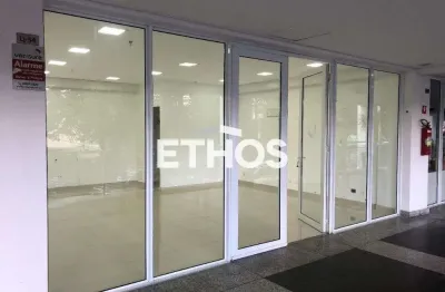 Otima loja com area de 40m2, pronta para ser ocupada, frente para rua com otimo fluxo de veiculos, no condominio golden office business &amp; mall.