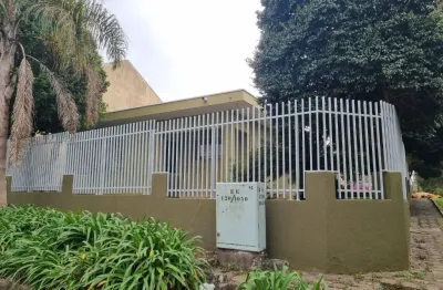 Casa com 4 quartos para alugar no Bom Retiro, Curitiba 