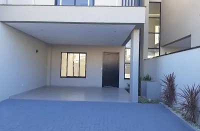 Sua busca por imóvel pode finalizar aqui! duplex com 170m² e amplo quintal livre.