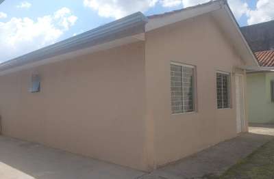 Casa com 2 quartos para alugar na Rua Doutor Bley Zornig, 3534, Boqueirão, Curitiba