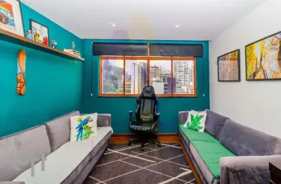 Apartamento à venda com 90 m² e 3 dormitórios no bairro Cerqueira César.