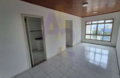 Apartamento interessante com 2 dormitórios e 1 vaga coladinho no metrô Sumaré