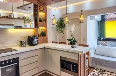 Lindo studio pronto para morar, com vista mar na região central